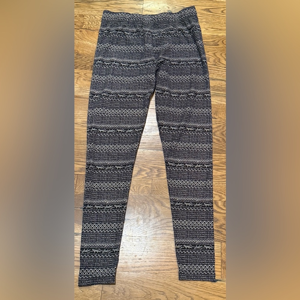Cato. Black & White Tribal Fox Print Leggings. Size 14/16W.